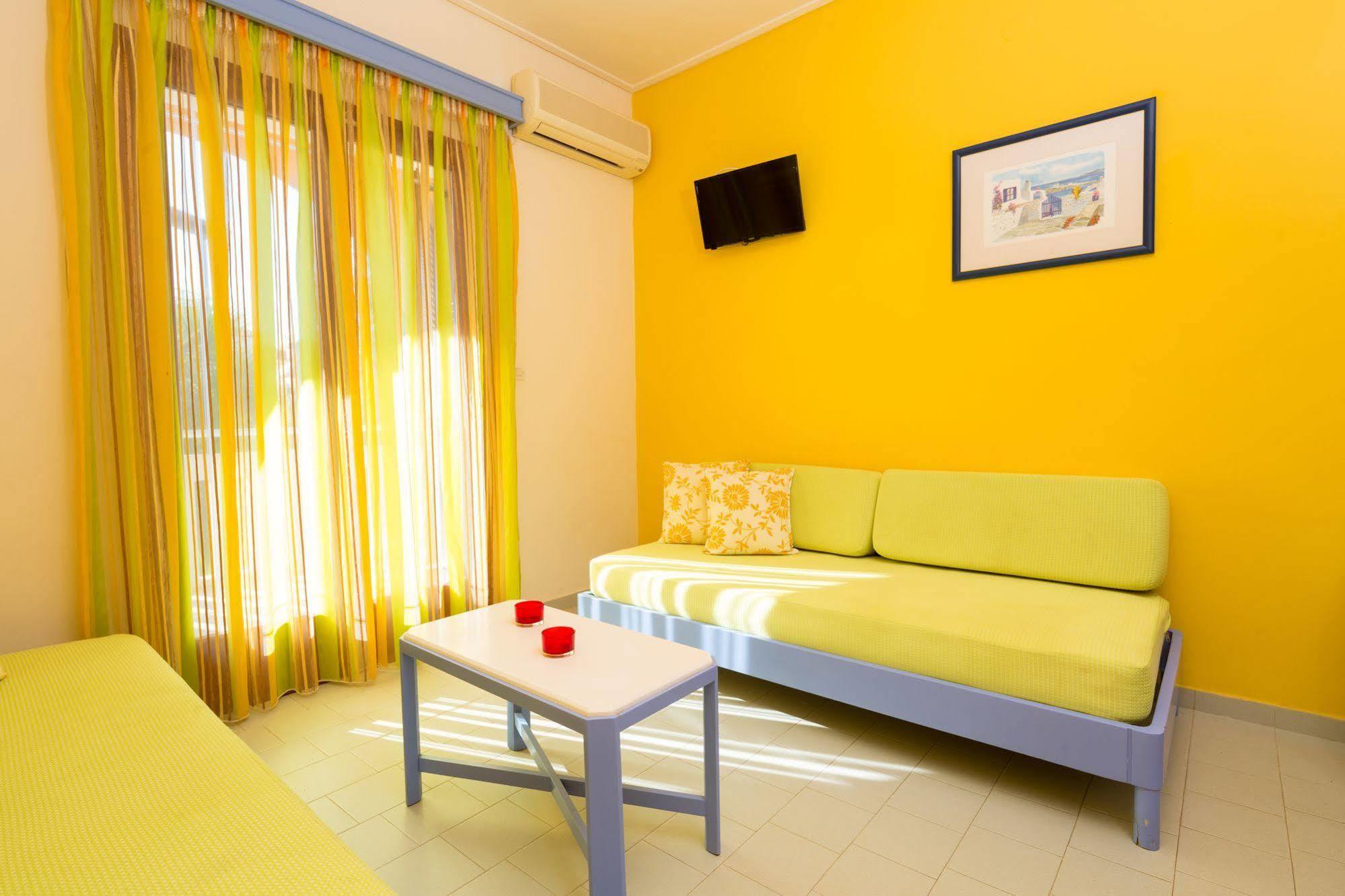 Raisakis Apartments Agia Marina Zewnętrze zdjęcie