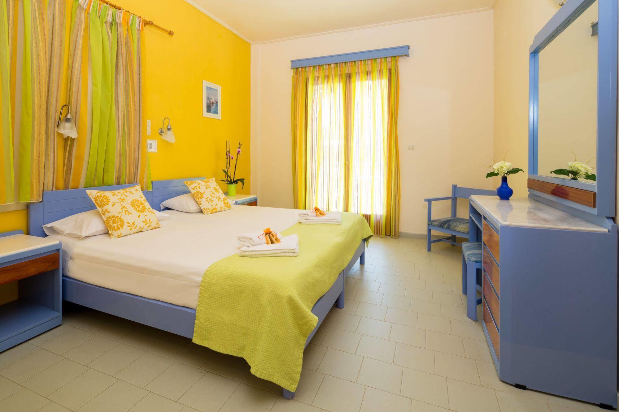 Raisakis Apartments Agia Marina Zewnętrze zdjęcie