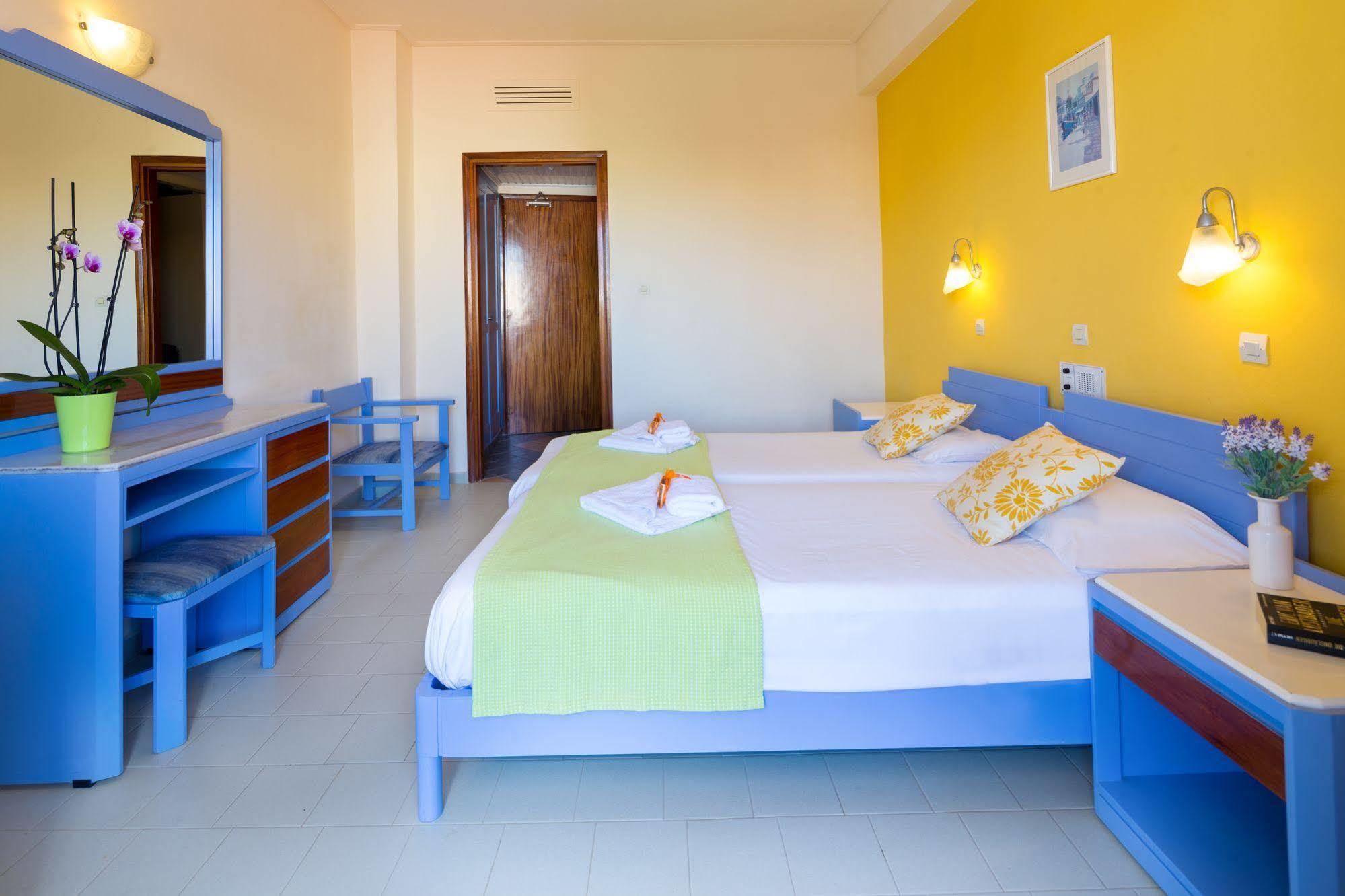 Raisakis Apartments Agia Marina Zewnętrze zdjęcie
