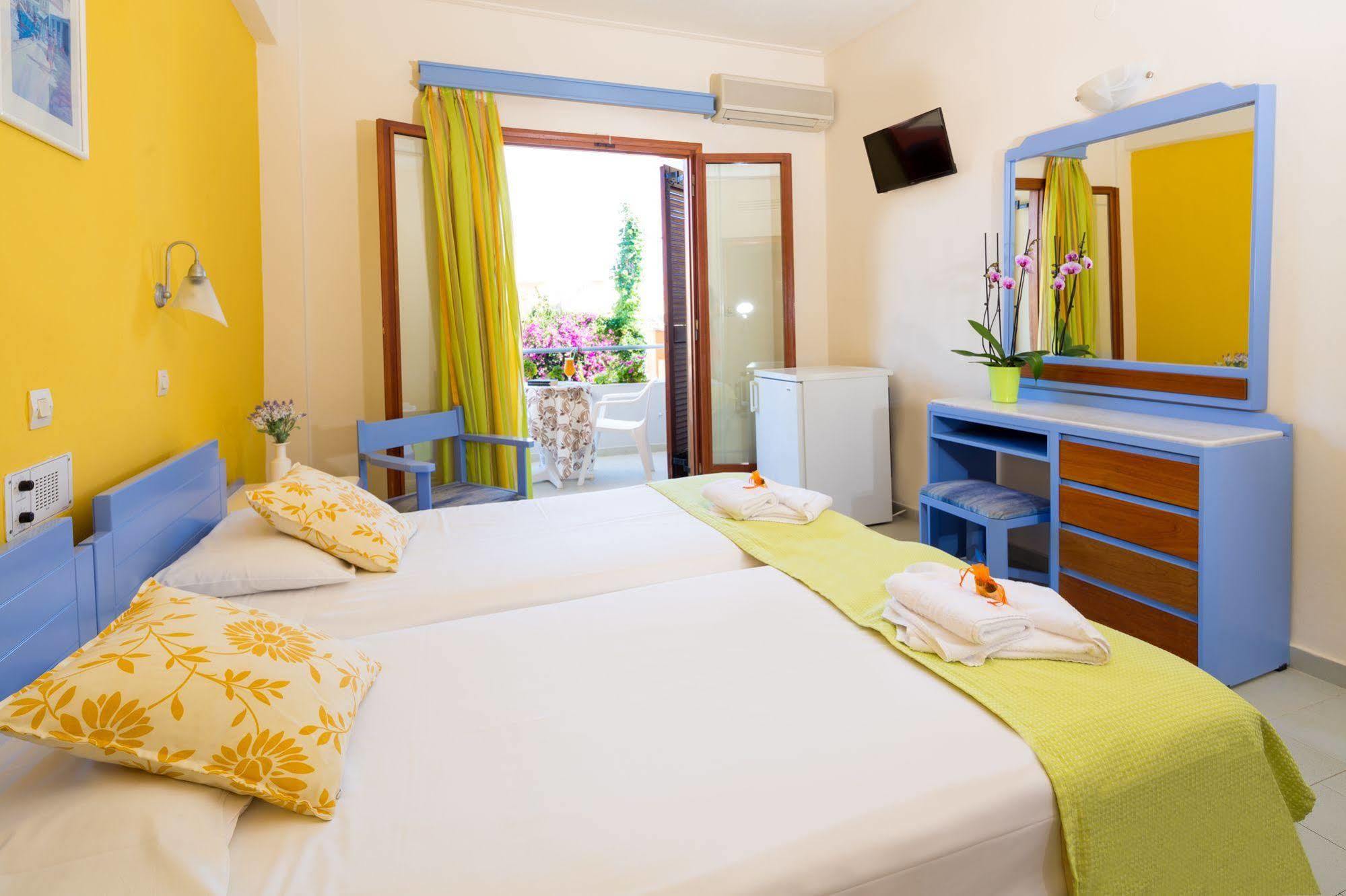 Raisakis Apartments Agia Marina Zewnętrze zdjęcie