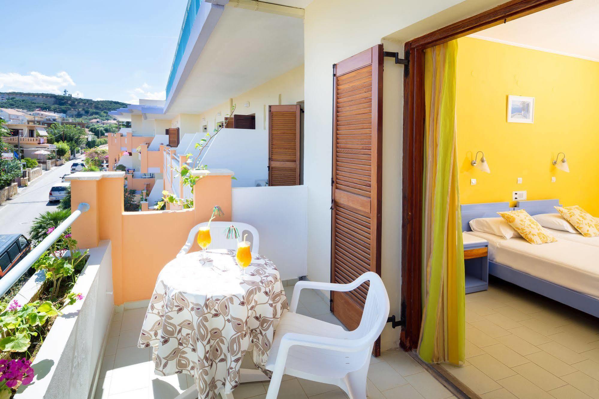 Raisakis Apartments Agia Marina Zewnętrze zdjęcie